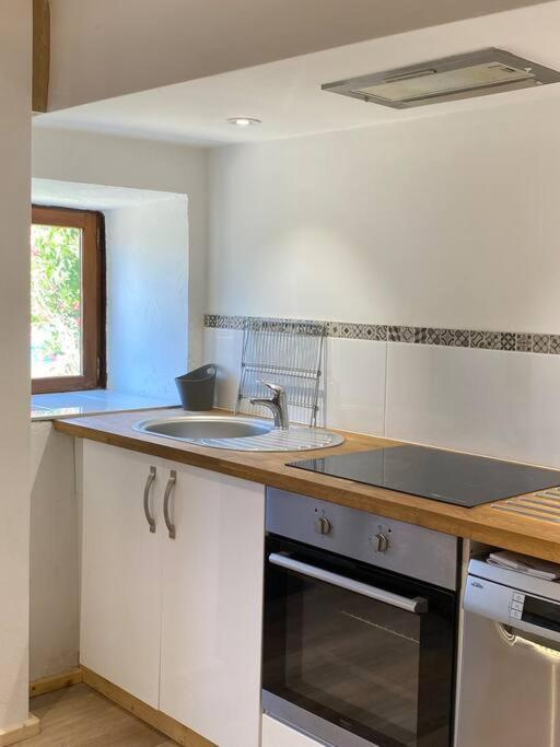 Spacious 1 Bed Home With Shared Pool Champagnac-la-Rivière Eksteriør bilde