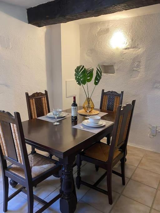 Spacious 1 Bed Home With Shared Pool Champagnac-la-Rivière Eksteriør bilde