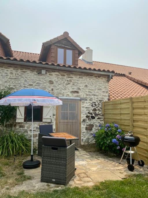 Spacious 1 Bed Home With Shared Pool Champagnac-la-Rivière Eksteriør bilde