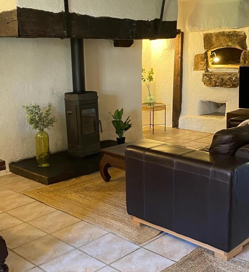 Spacious 1 Bed Home With Shared Pool Champagnac-la-Rivière Eksteriør bilde